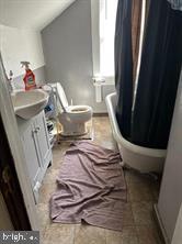 512 Sheridan Place Cumberland, MD 21502 - Photo 14 of 16 a living room with a couch