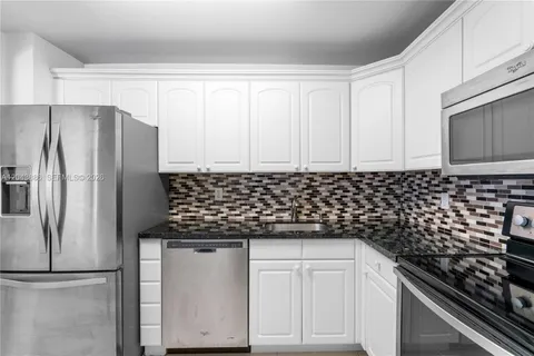 $665,000 | 9273 Collins Avenue, Unit 408, Surfside, FL 33154