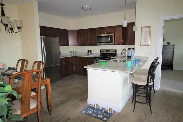 $3,400 | 1 Regency Village Way, Unit 205, Merrimac, MA 01860