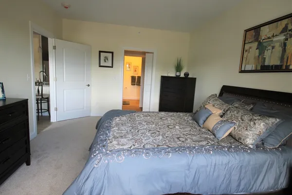 $3,400 | 1 Regency Village Way, Unit 205, Merrimac, MA 01860