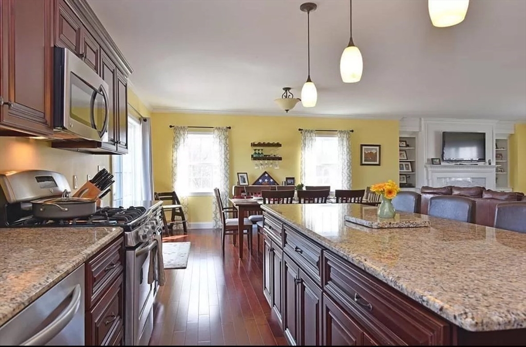7 Morgans Way Swansea, MA 02777 - Photo 12 of 26 Gallery Image 12