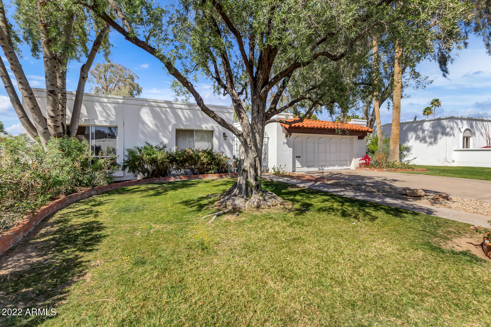 114 East Calavar Road Phoenix, AZ 85022 - Photo 2 of 39 2-Calavar