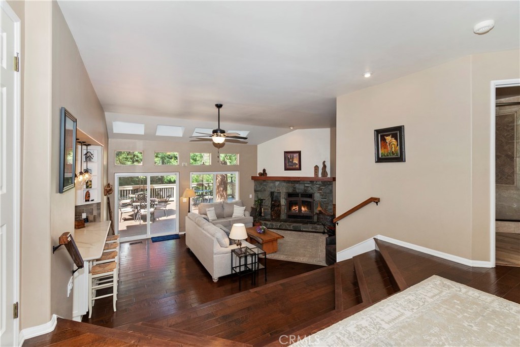 355 Cedar Ridge Drive Lake Arrowhead, CA 92352 - Photo 13 of 64 Kichen opens to large family room.