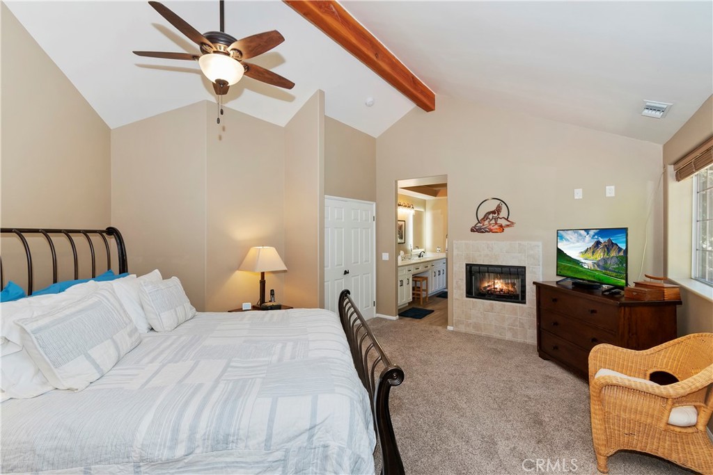 355 Cedar Ridge Drive Lake Arrowhead, CA 92352 - Photo 17 of 64 Primary suite.