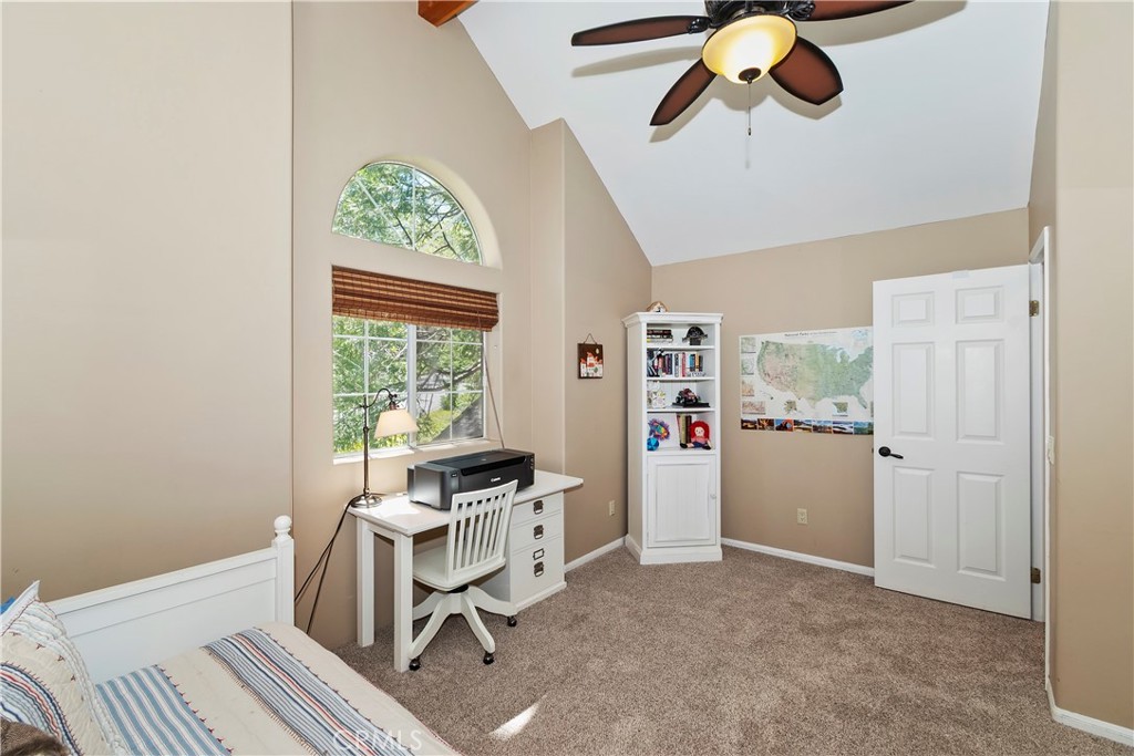 355 Cedar Ridge Drive Lake Arrowhead, CA 92352 - Photo 26 of 64 High ceilings.