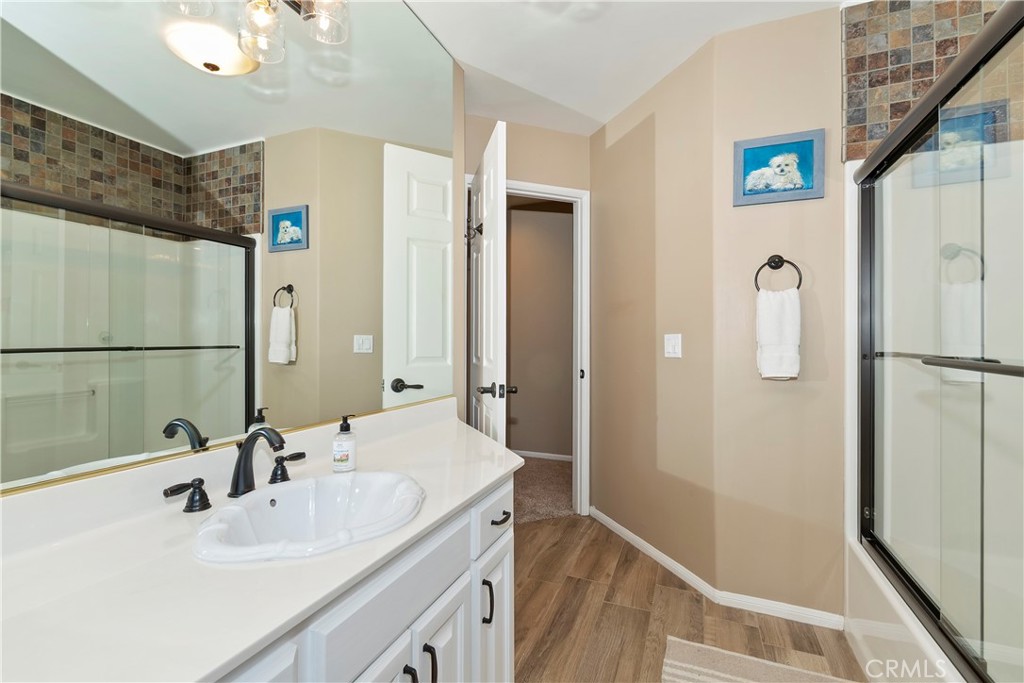 355 Cedar Ridge Drive Lake Arrowhead, CA 92352 - Photo 27 of 64 Guest bathroom.