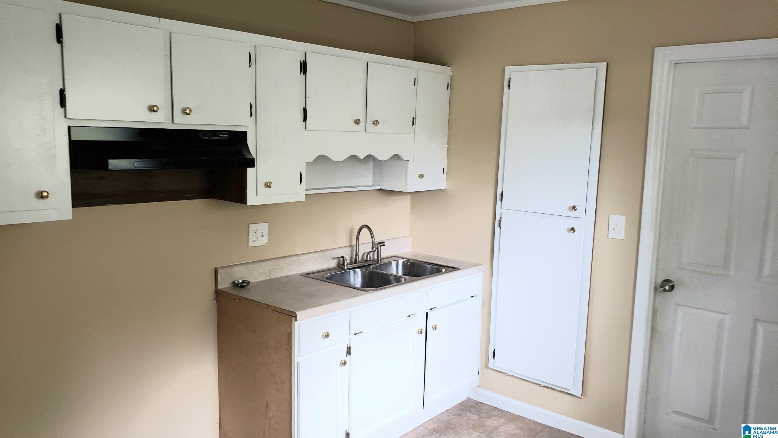 1540 Pineview Road Birmingham, AL 35228 - Photo 5 of 19