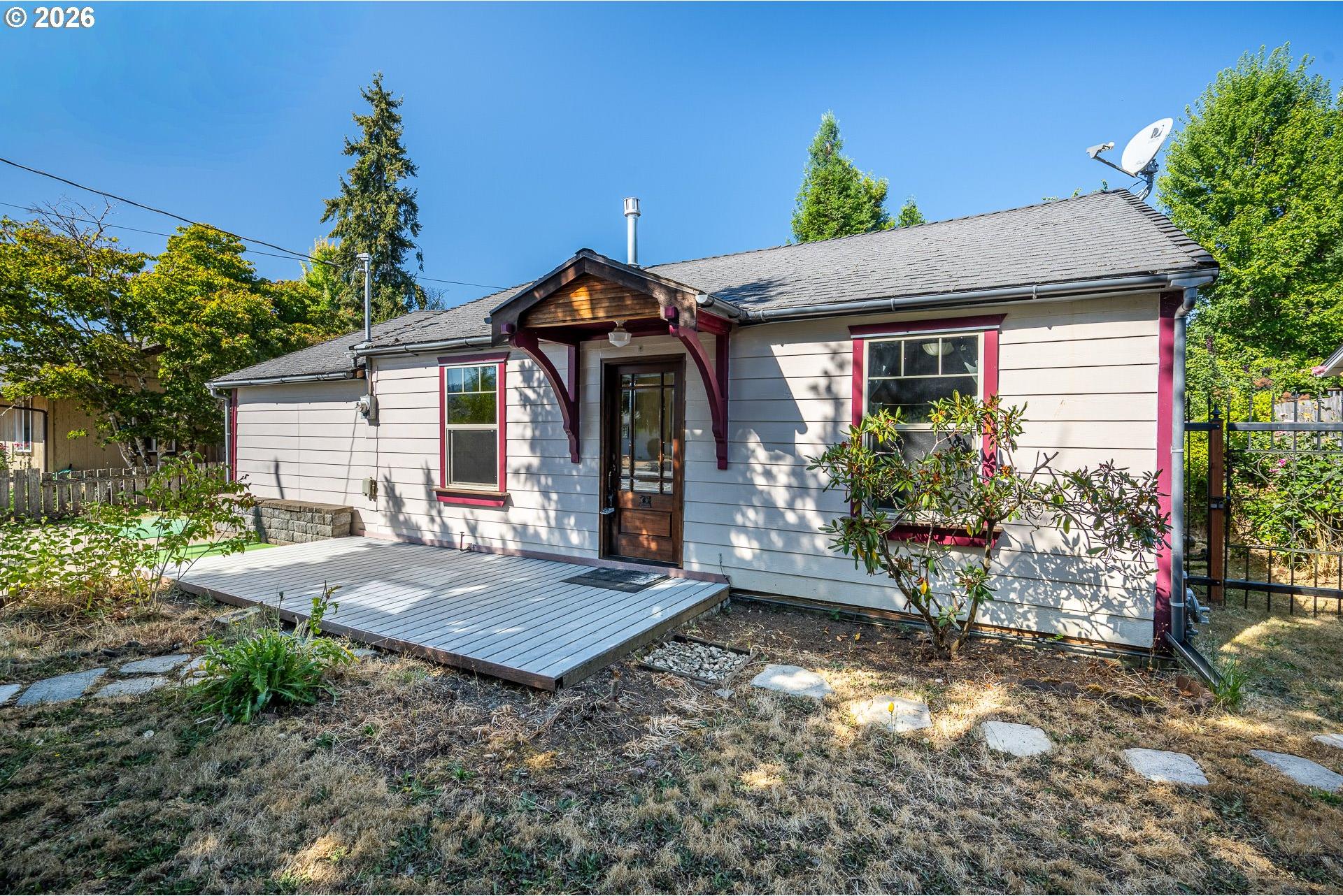 105 South R Street Cottage Grove, OR 97424 - Photo 2 of 26 Gallery Image 2