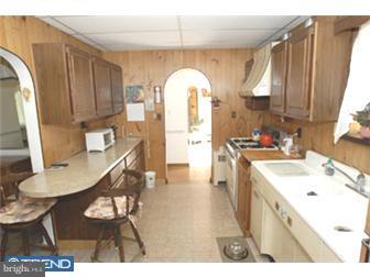 225 West Knowlton Road Aston, PA 19014 - Photo 5 of 12 Kitchen