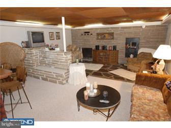 225 West Knowlton Road Aston, PA 19014 - Photo 10 of 12 Family Room