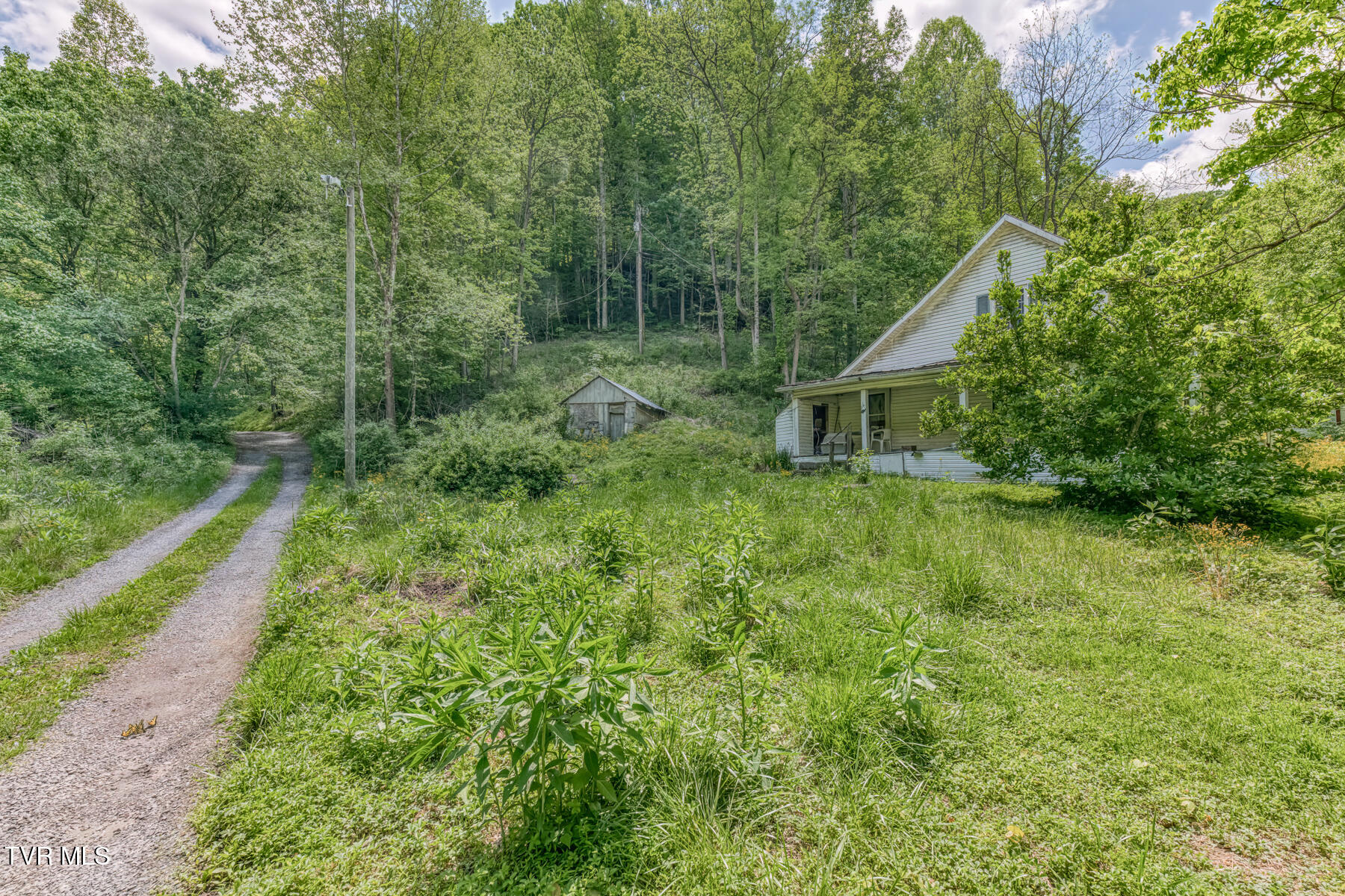 15631 Large Hollow Rd-1