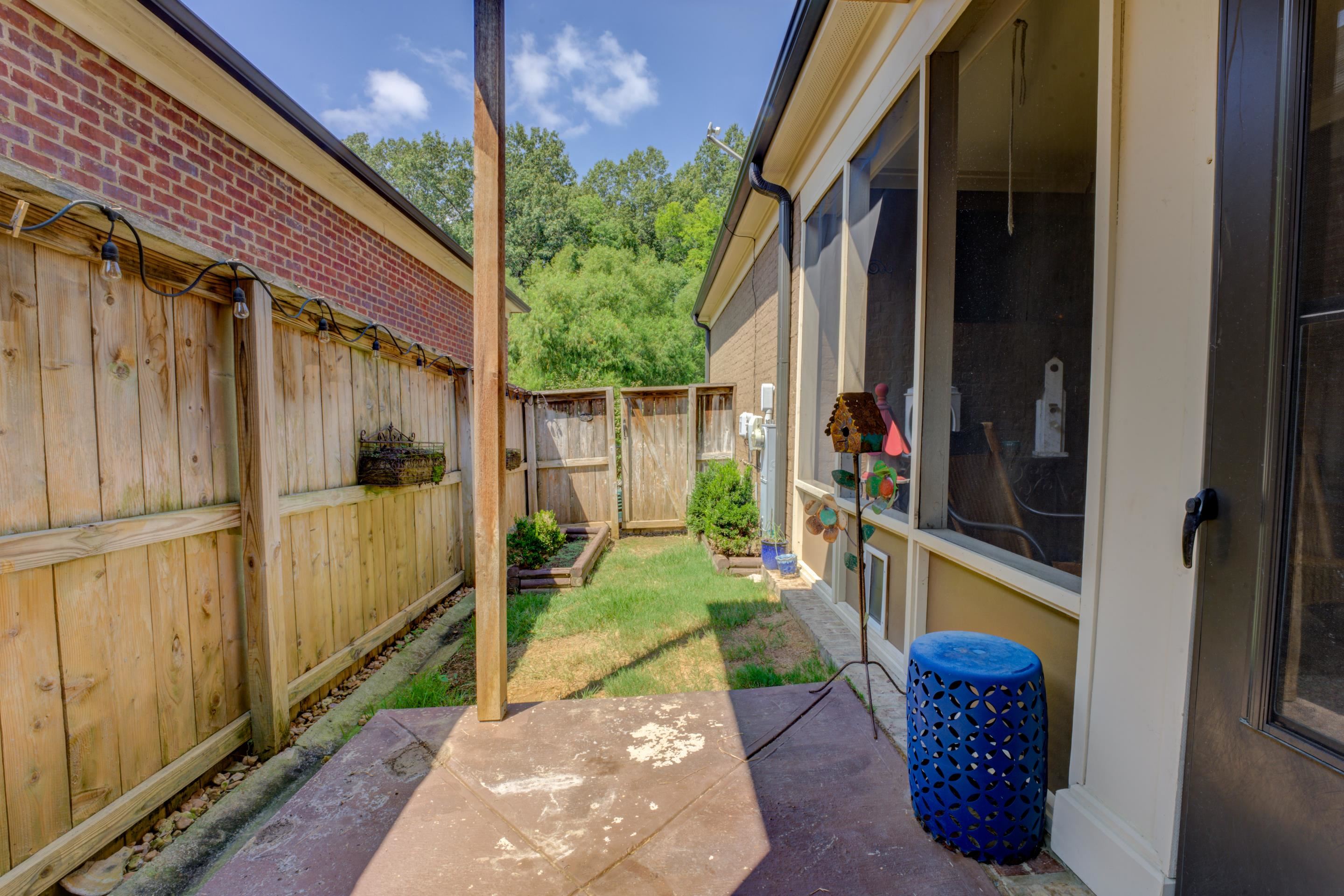 389 West Tarren Mill Circle Collierville, TN 38017 - Photo 20 of 22 a view of a door of the house