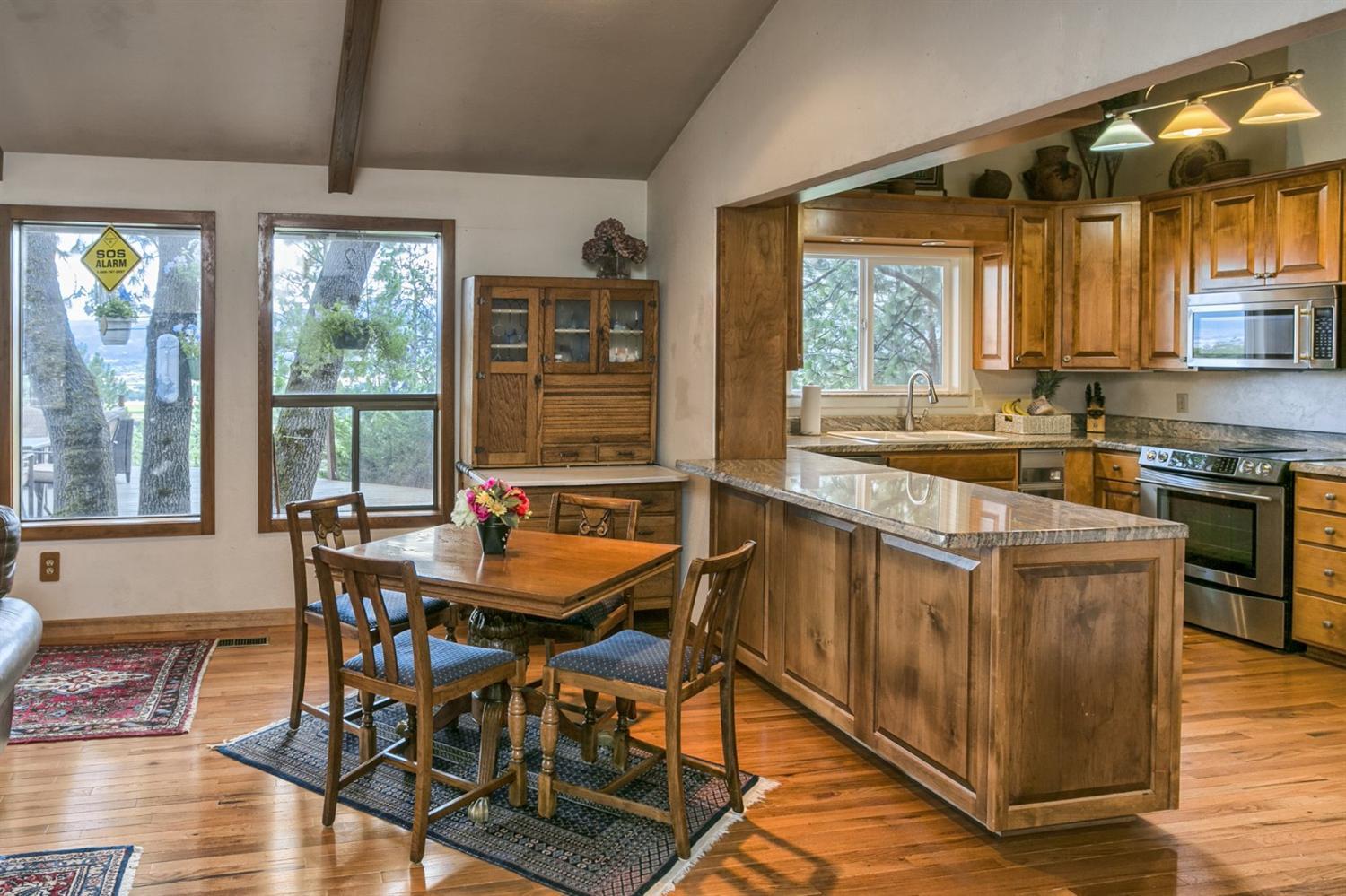 2257 Johns Peak Road Central Point, OR 97502 - Photo 32 of 35 Gallery Image 32