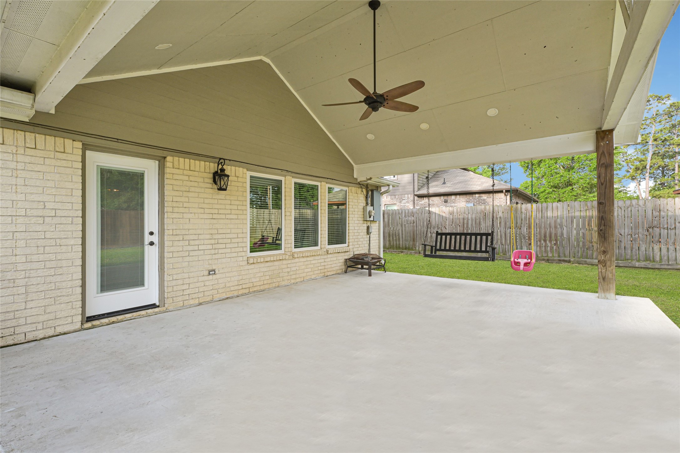 9611 Pinehurst Street Baytown, TX 77521 - Photo 31 of 37