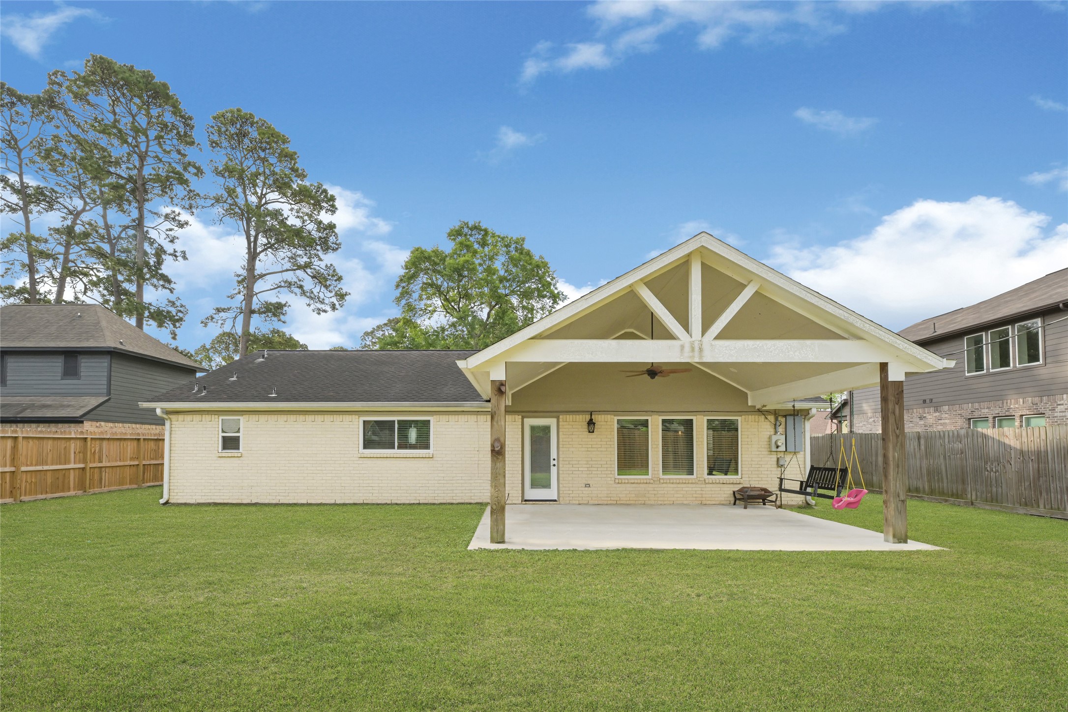 9611 Pinehurst Street Baytown, TX 77521 - Photo 32 of 37