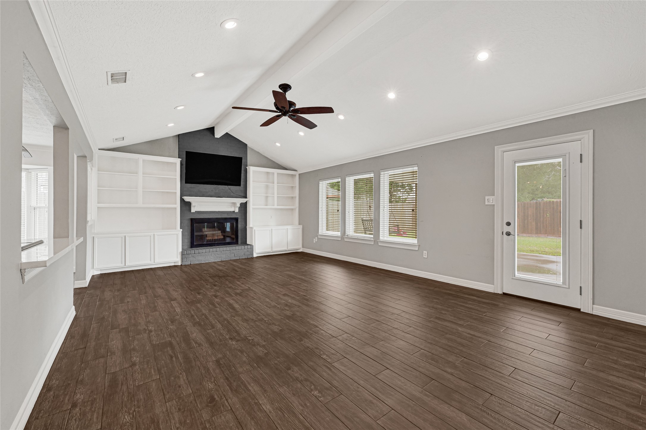 9611 Pinehurst Street Baytown, TX 77521 - Photo 7 of 37