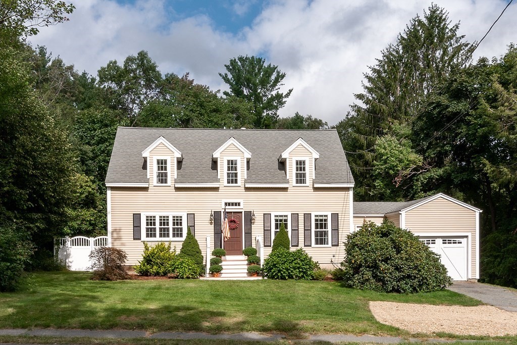 99 Topsfield Road Ipswich, MA 01938 - Photo 1 of 25