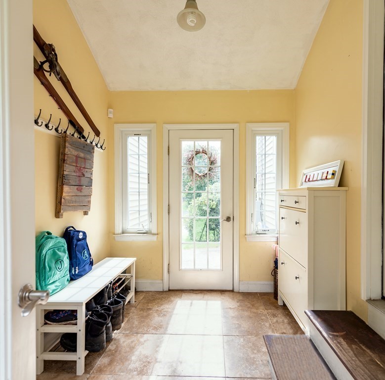 99 Topsfield Road Ipswich, MA 01938 - Photo 8 of 25