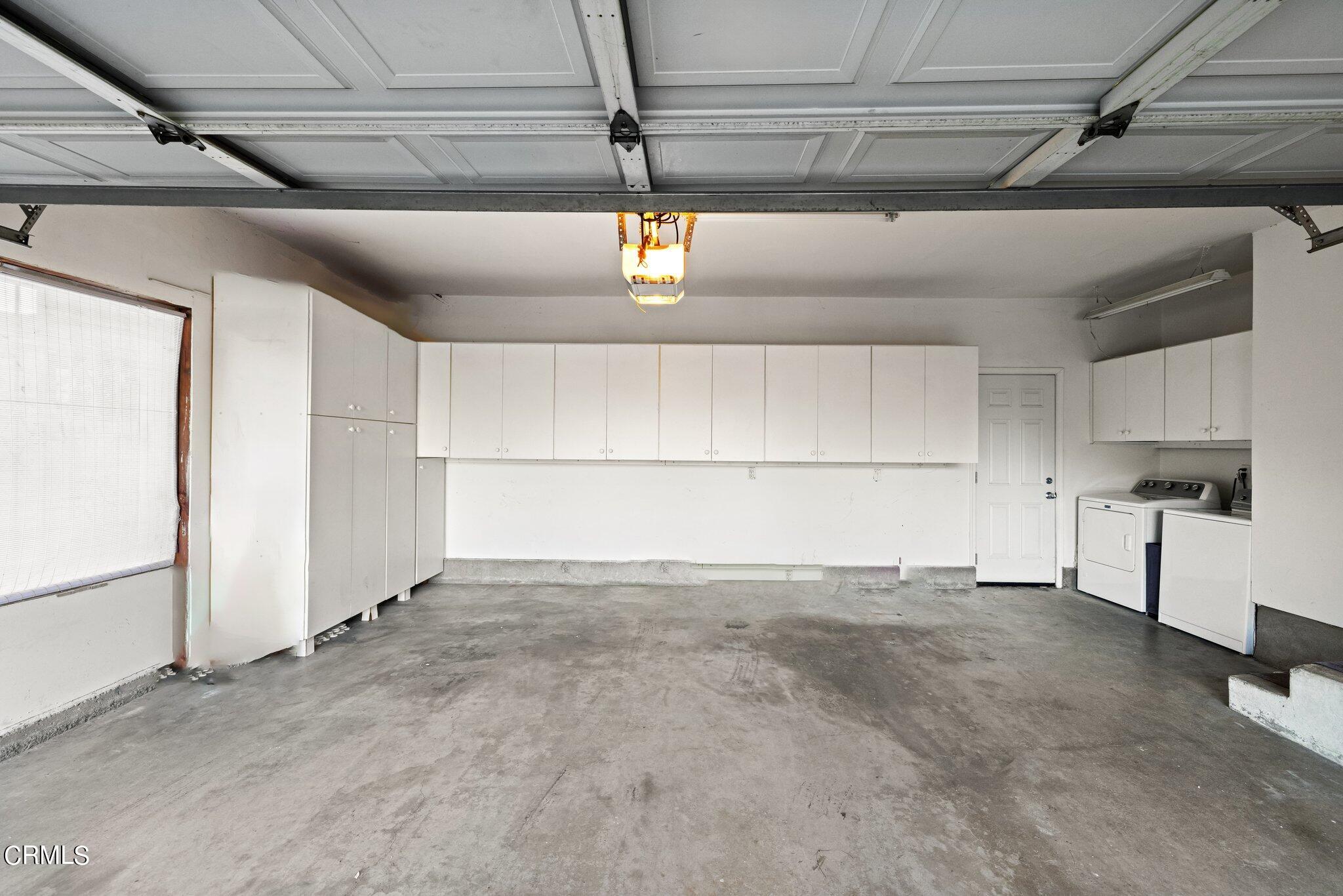 9356 Skyview Terrace Tujunga, CA 91042 - Photo 36 of 39 a view of a garage