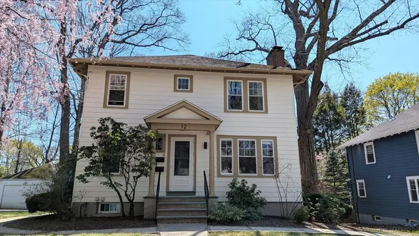 $3,900 | 12 Athelstane Road, Unit 1, Newton, MA 02459