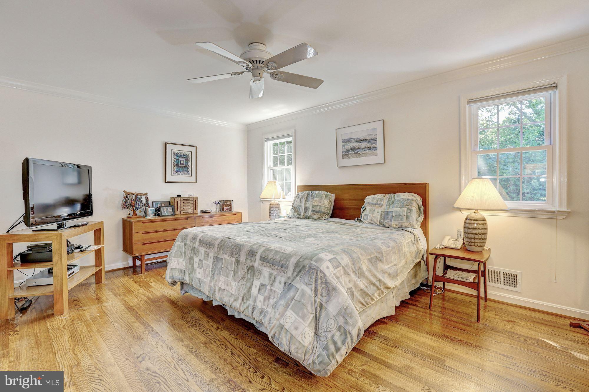 14900 Notley Road Silver Spring, MD 20905 - Photo 21 of 30 OWNERS SUITE, 2 CLOSETS, CEILING FAN, SHADES!