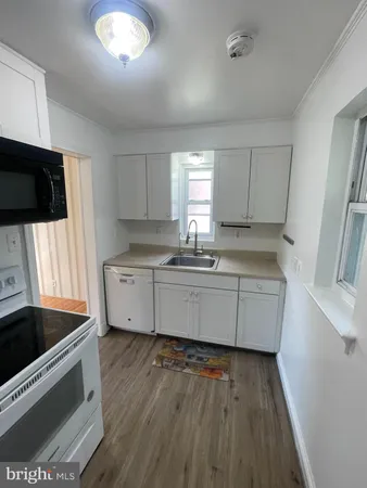 $3,000 | 3313 6th Street South, Arlington, VA 22204