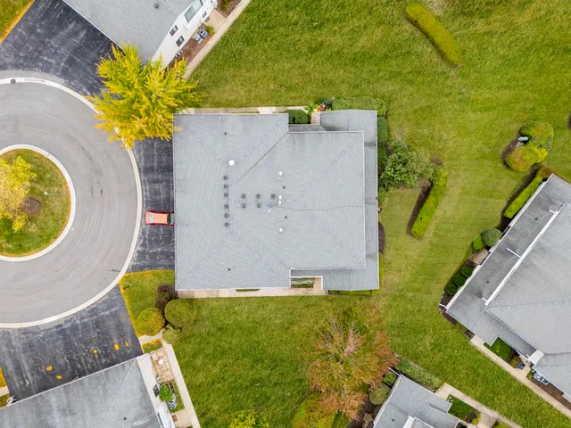 $245,000 | 195 Duxbury Court, Unit D, Bloomingdale, IL 60108