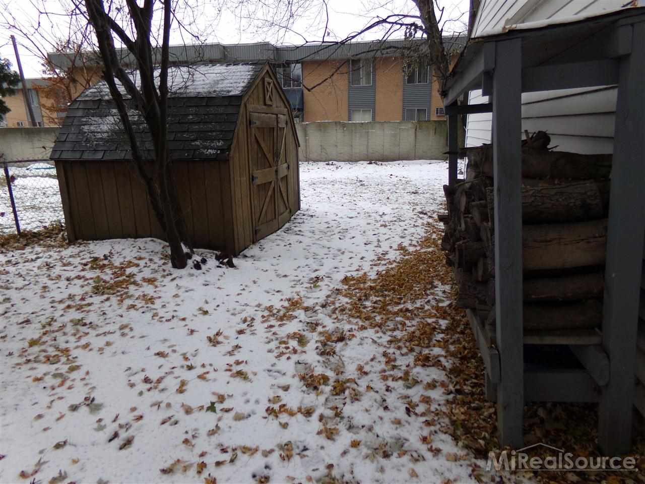 2237 Oxford Road Berkley, MI 48072 - Photo 31 of 35
