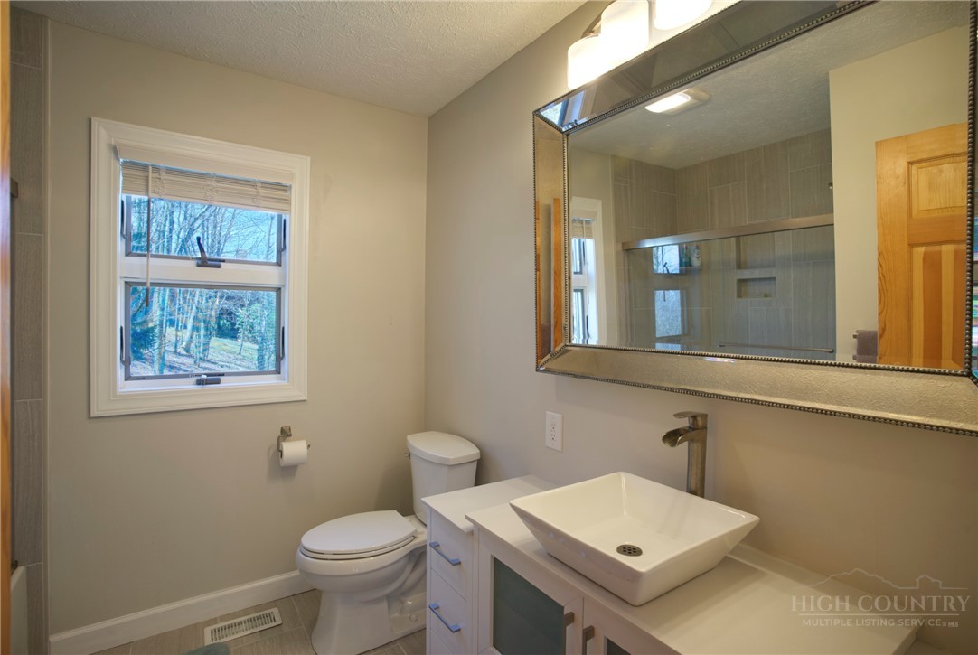 230 Twin Ponds Road Banner Elk, NC 28604 - Photo 12 of 48