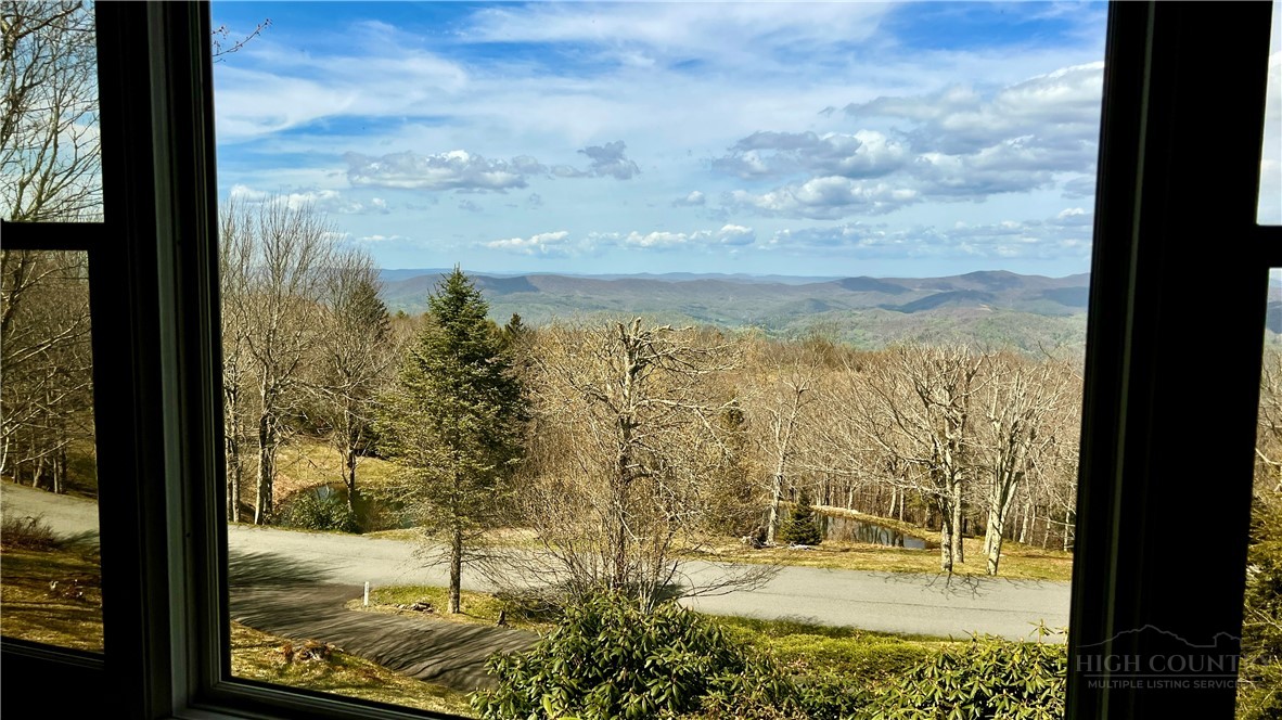 230 Twin Ponds Road Banner Elk, NC 28604 - Photo 15 of 48