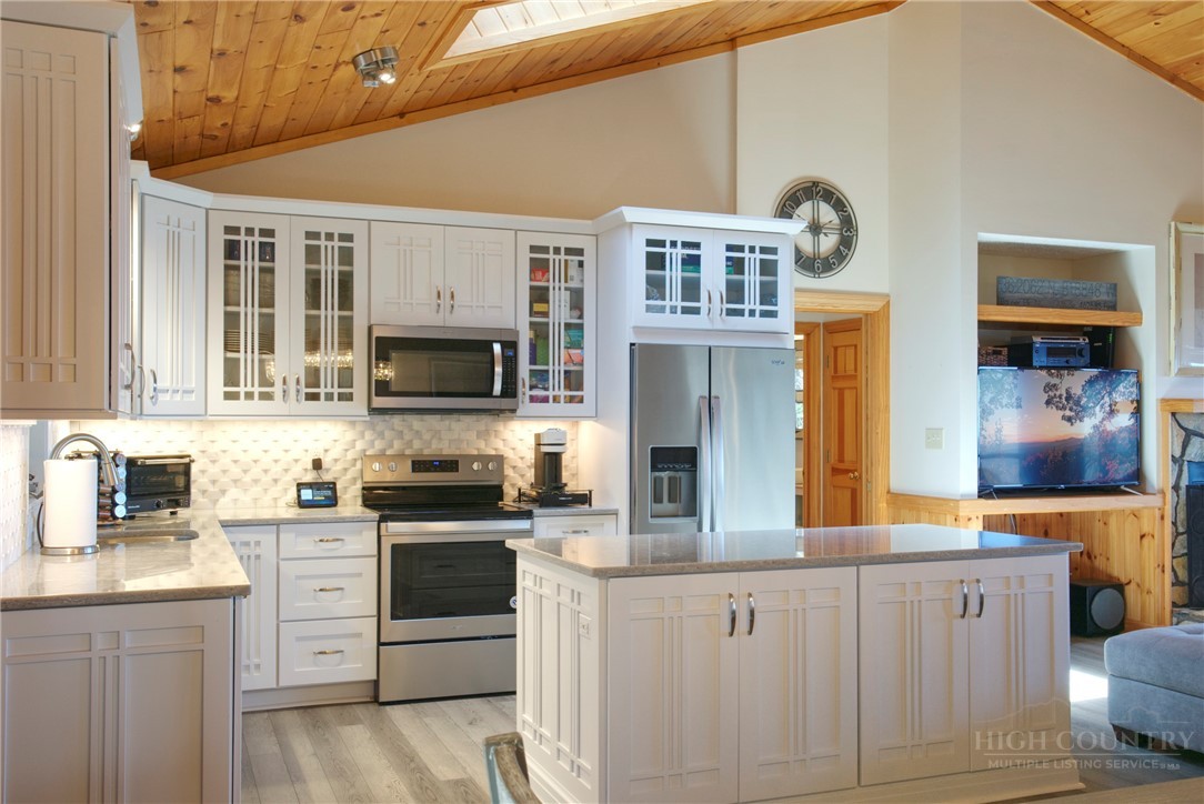 230 Twin Ponds Road Banner Elk, NC 28604 - Photo 21 of 48