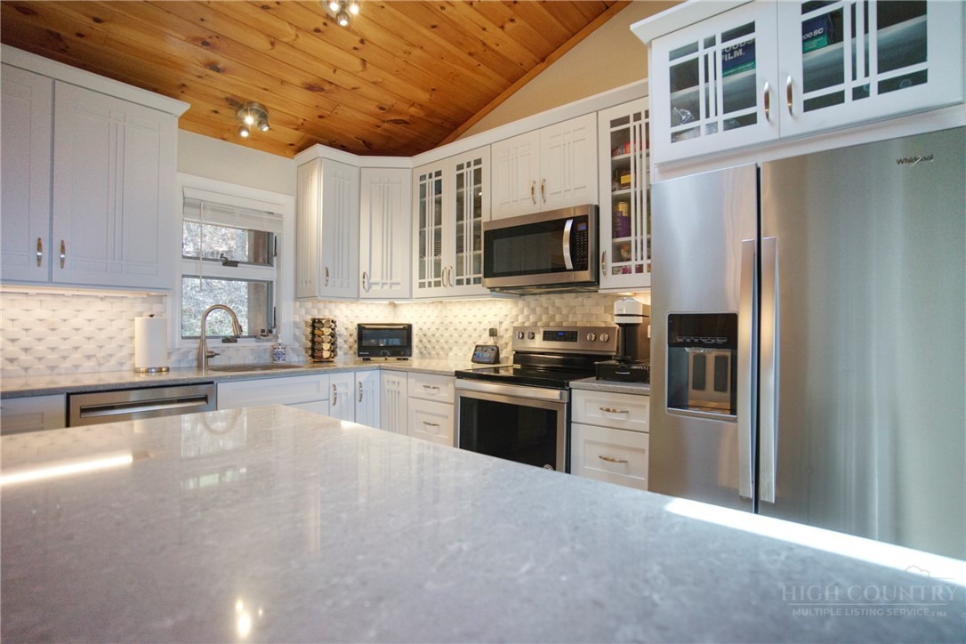 230 Twin Ponds Road Banner Elk, NC 28604 - Photo 22 of 48