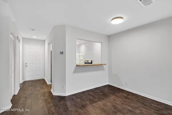 $2,000 | 7701 Baymeadows Circle West, Unit 1052, Jacksonville, FL 32256