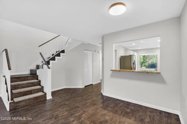 $2,000 | 7701 Baymeadows Circle West, Unit 1052, Jacksonville, FL 32256