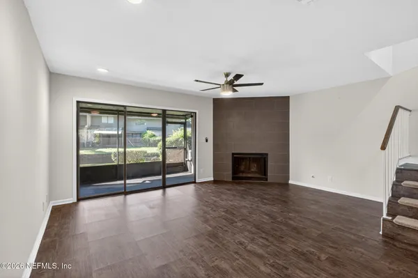 $2,000 | 7701 Baymeadows Circle West, Unit 1052, Jacksonville, FL 32256