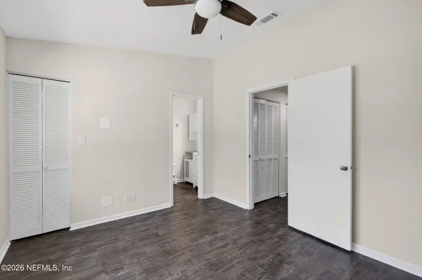 $2,000 | 7701 Baymeadows Circle West, Unit 1052, Jacksonville, FL 32256