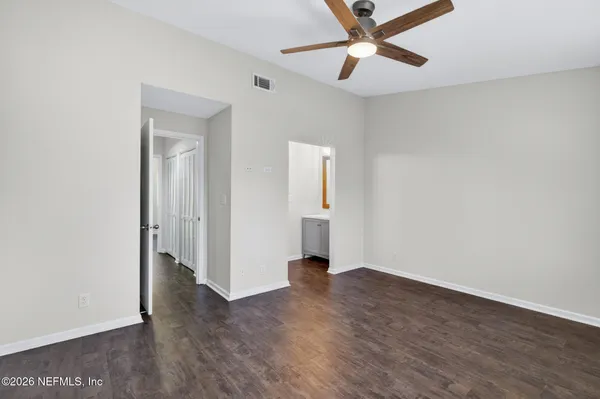 $2,000 | 7701 Baymeadows Circle West, Unit 1052, Jacksonville, FL 32256