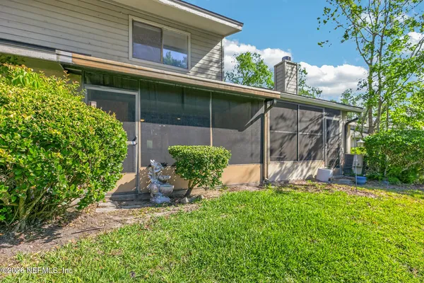 $2,000 | 7701 Baymeadows Circle West, Unit 1052, Jacksonville, FL 32256