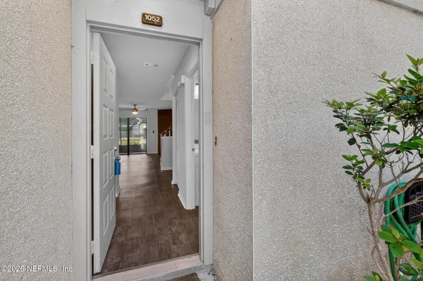 $2,000 | 7701 Baymeadows Circle West, Unit 1052, Jacksonville, FL 32256