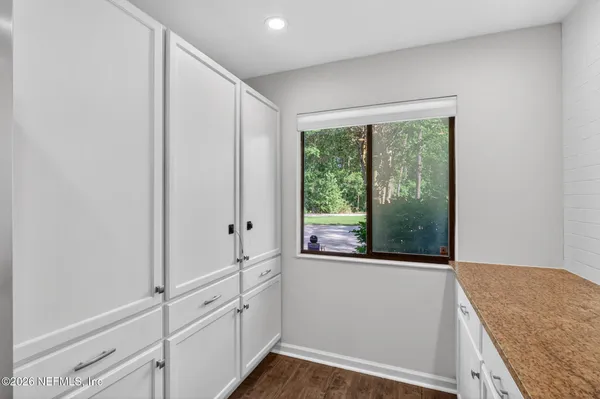 $2,000 | 7701 Baymeadows Circle West, Unit 1052, Jacksonville, FL 32256