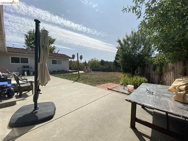 $3,700 | 235 Donegal Way, Martinez, CA 94553