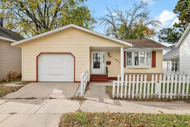 $229,900 | 1641 Avon Street, La Crosse, WI 54603