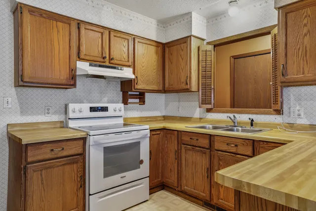 $229,900 | 1641 Avon Street, La Crosse, WI 54603