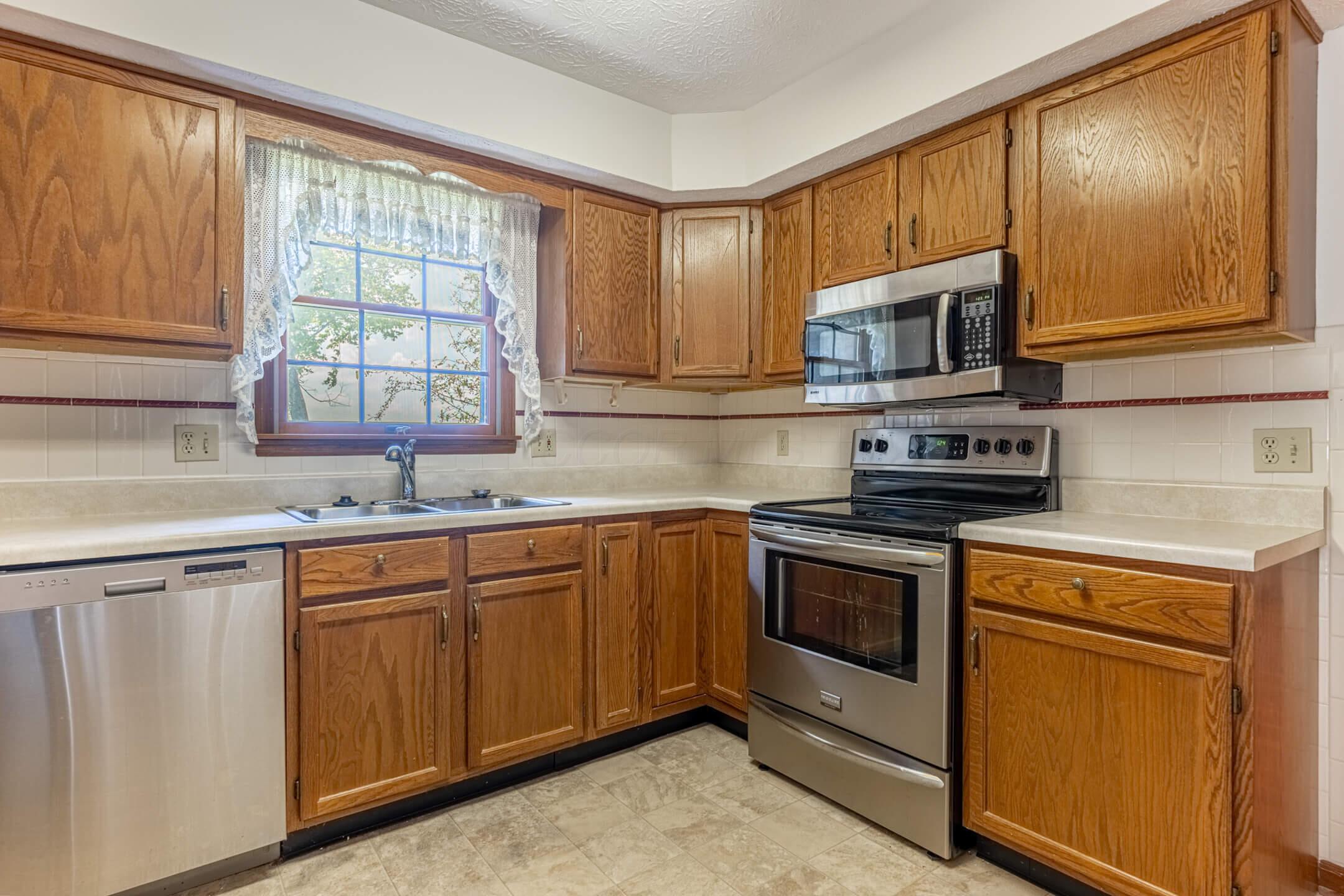 1775 Fox Ridge Drive Springfield, OH 45503 - Photo 10 of 50 1775 Fox Ridge-19