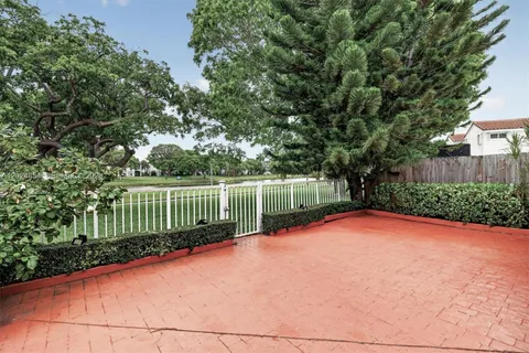 $560,000 | 14930 Southwest 104th Street, Unit 27, Miami, FL 33196