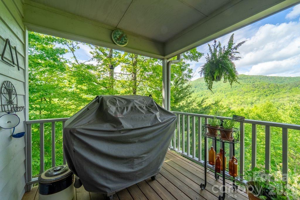531 Reserve Road Franklin, NC 28734 - Photo 17 of 42 a view of balcony with furniture