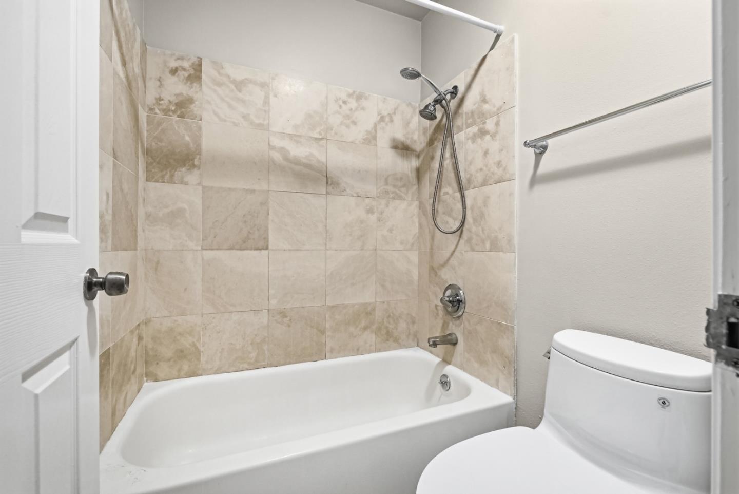 8 Commodore Drive, Unit C457 Emeryville, CA 94608 - Photo 24 of 49