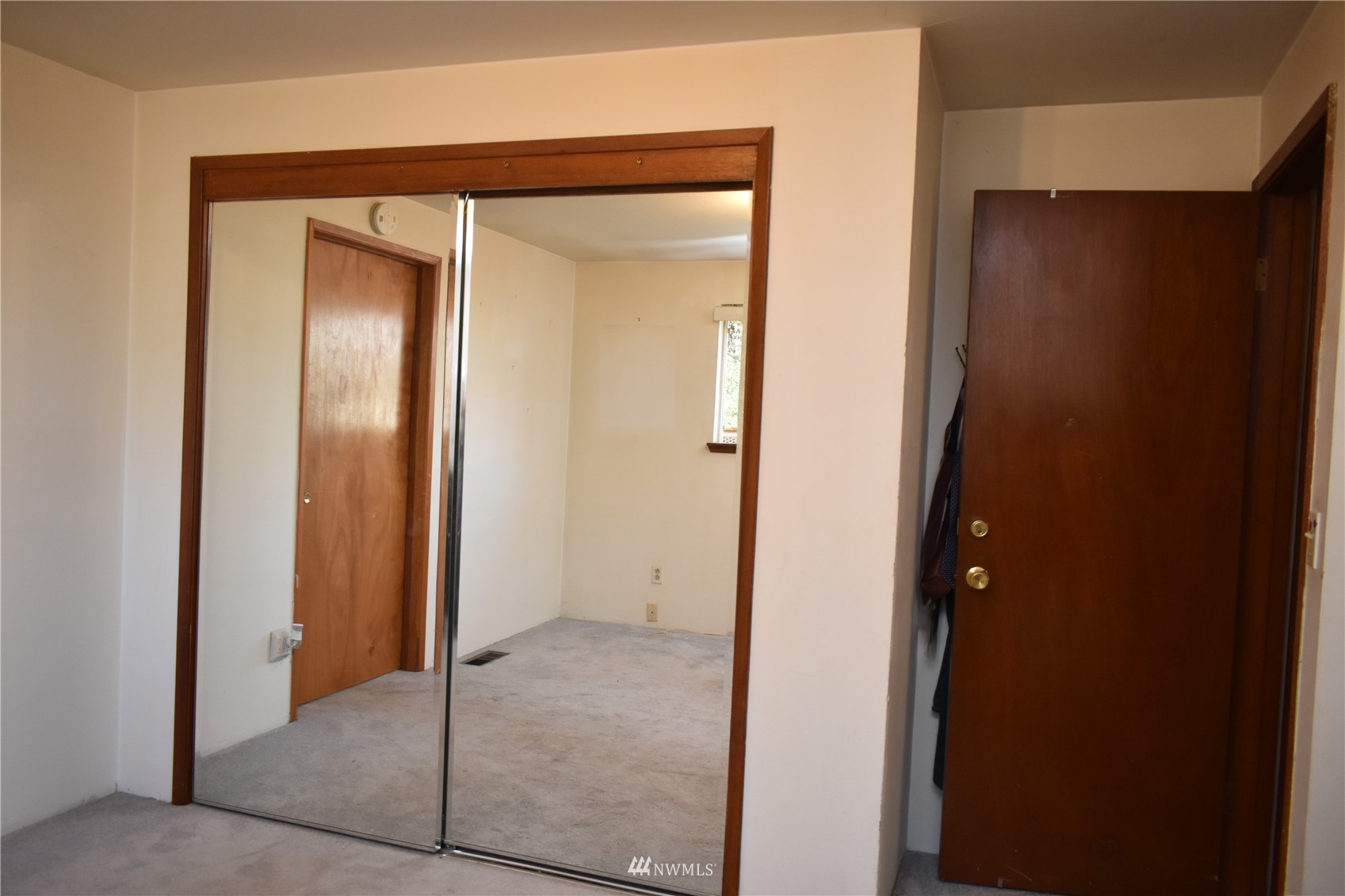 819 Sheridan Road Bremerton, WA 98310 - Photo 14 of 40