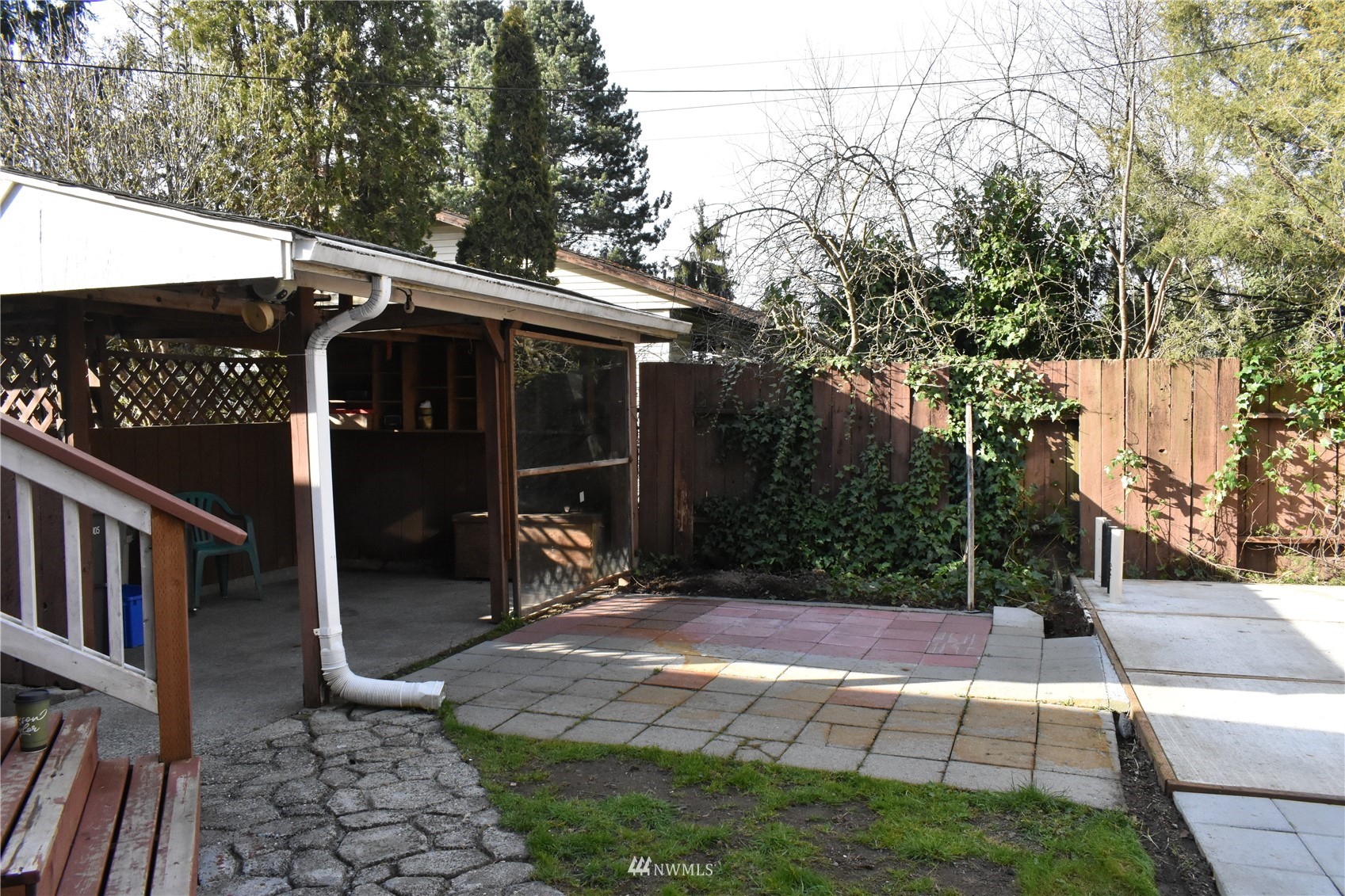 819 Sheridan Road Bremerton, WA 98310 - Photo 28 of 40 a view of a porch