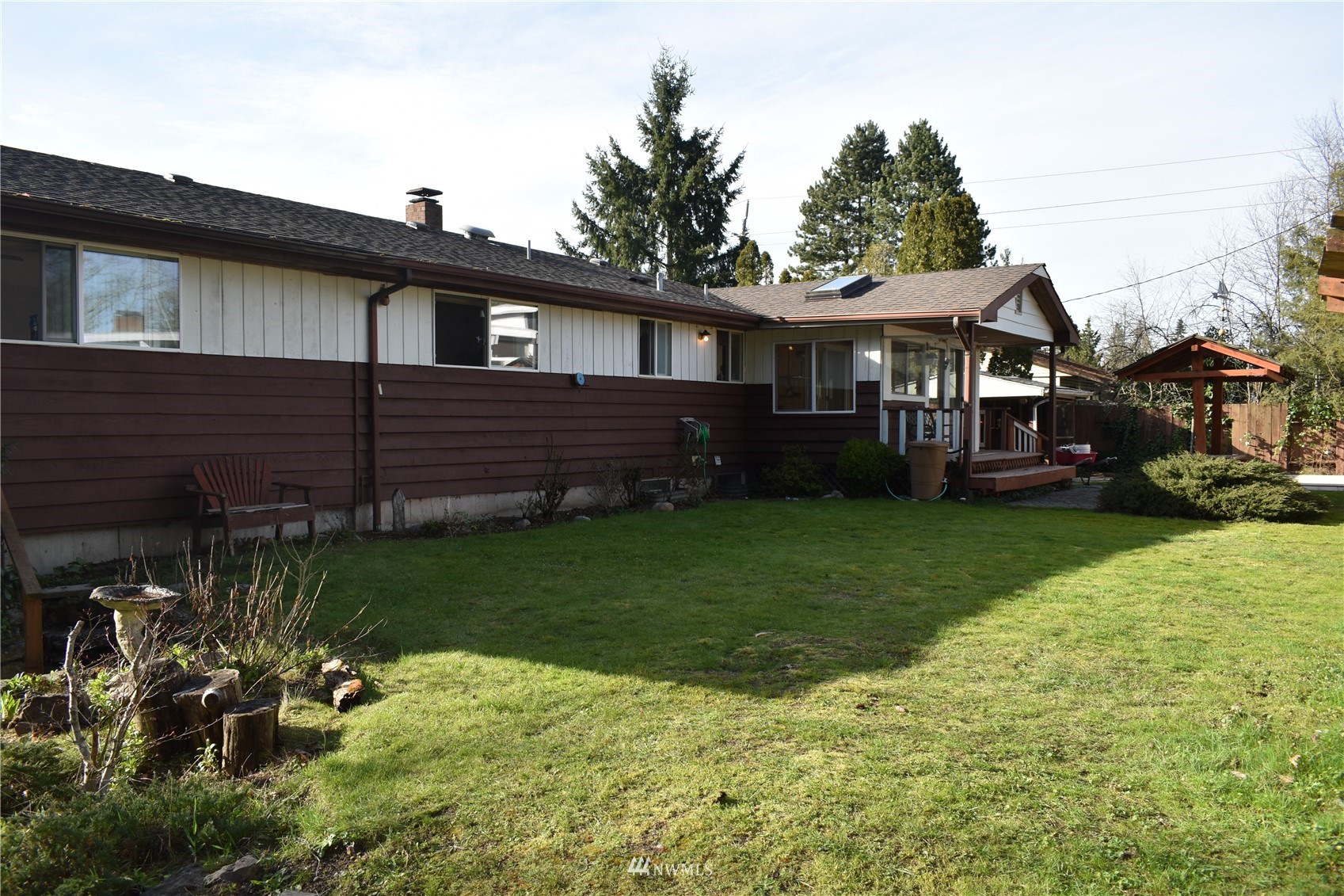 819 Sheridan Road Bremerton, WA 98310 - Photo 32 of 40 a front view of a house with a garden